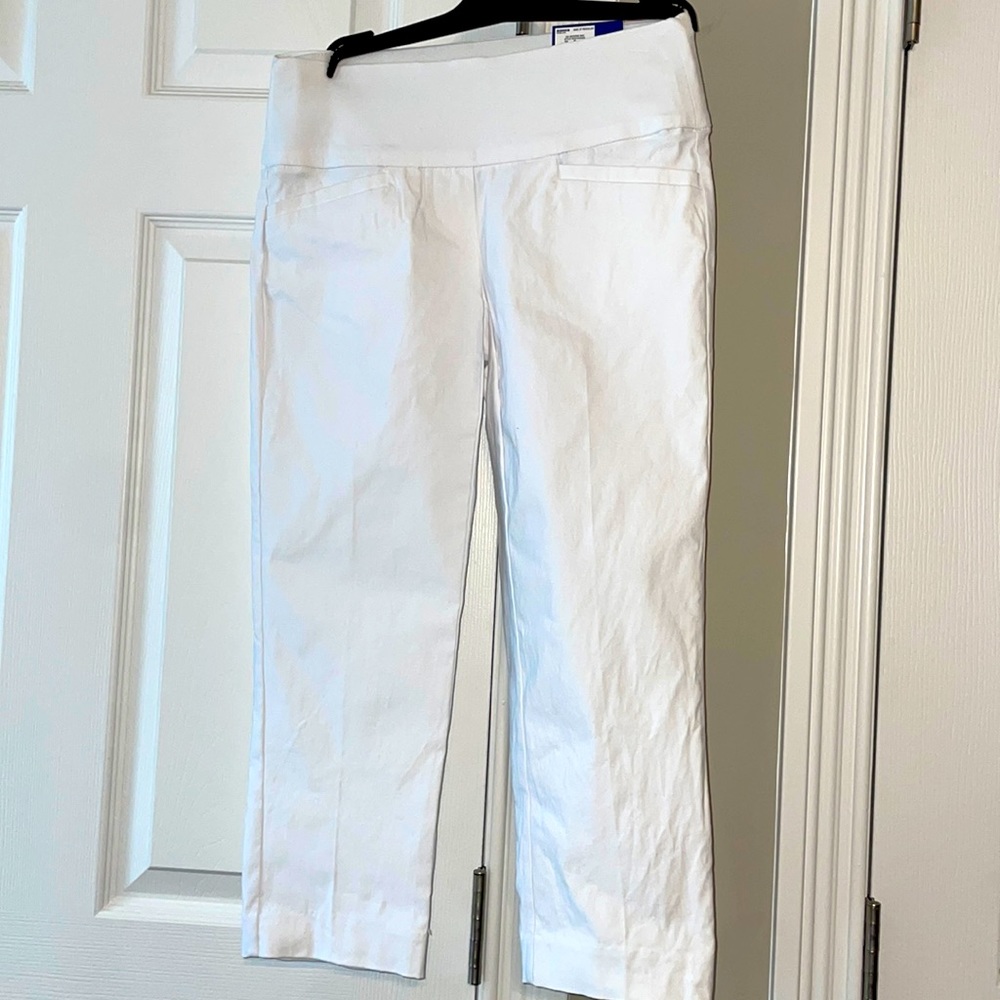 Apt.9 Tummy Control 2Petite Mid Rise White Capri